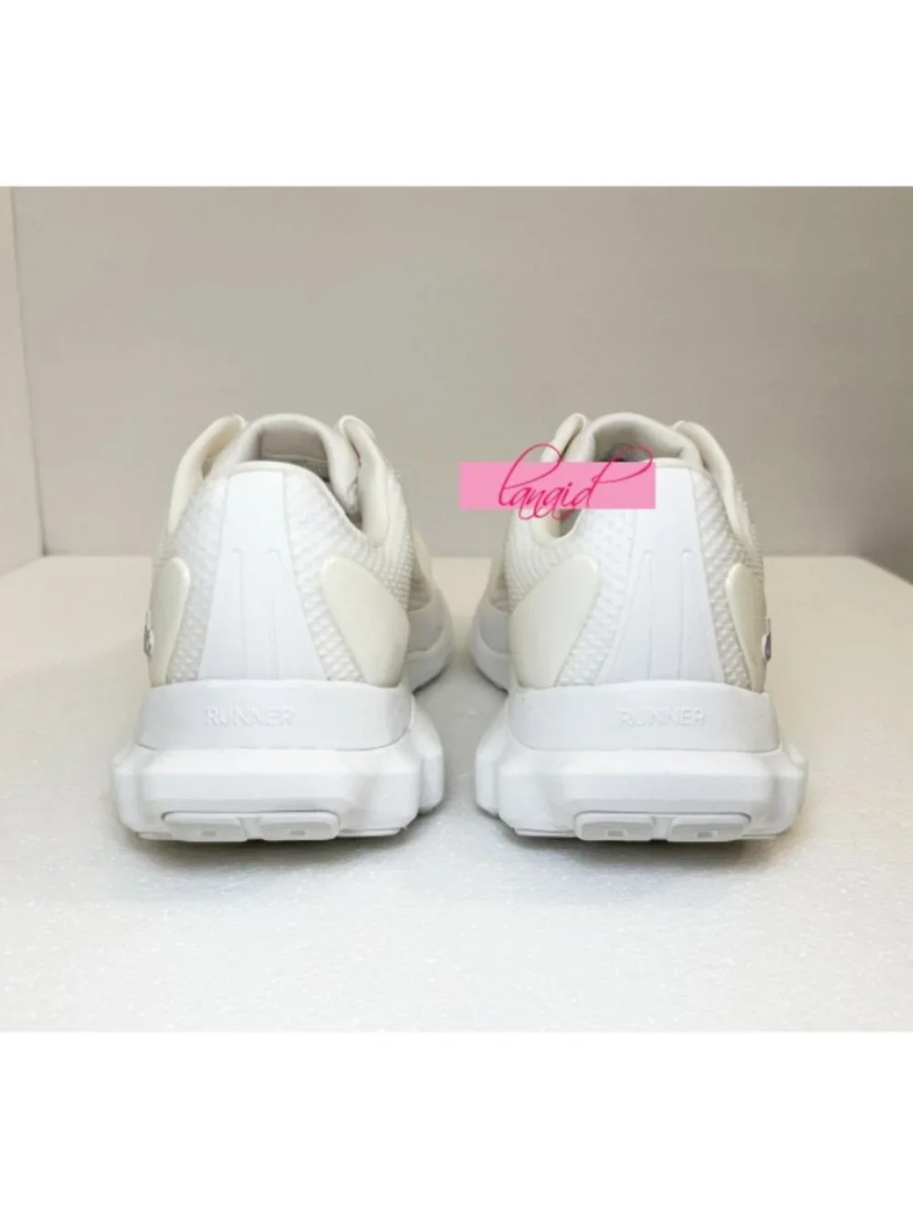 Alo Runner White Cream Athletic Active Running Exercise Outdoor Travel Workout 8 - Picture 10 of 16